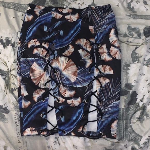 Tropical Lace Up Mini Skirt - Picture 4 of 5